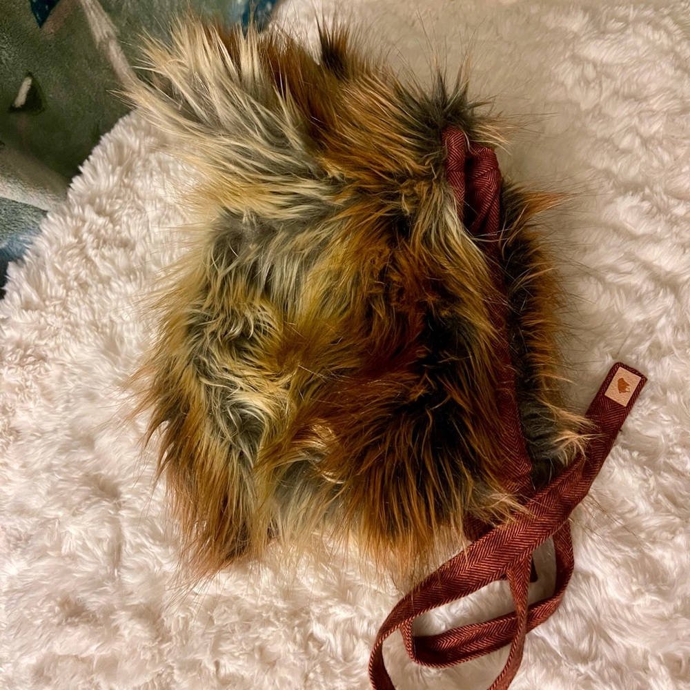 Native Fable Fox Bonnet - Picture 2 of 10